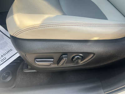 2022 Toyota RAV4, $31000. Photo 11