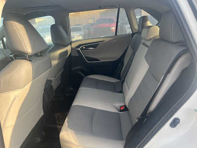 2022 Toyota RAV4, $31000. Photo 6