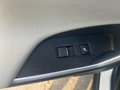 2022 Toyota RAV4, $31000. Photo 9