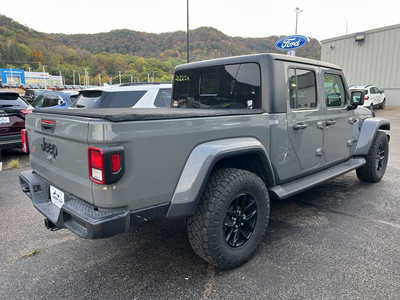 2022 Jeep Gladiator, $30000. Photo 3