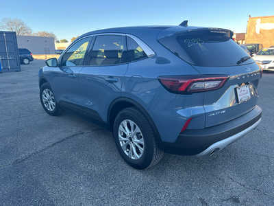 2024 Ford Escape, $25998. Photo 3