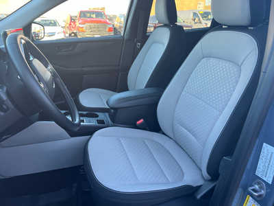 2024 Ford Escape, $25998. Photo 6