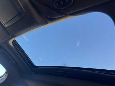 2018 Ford Taurus, $19750. Photo 11