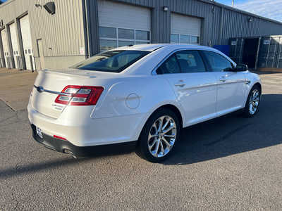 2018 Ford Taurus, $19750. Photo 5