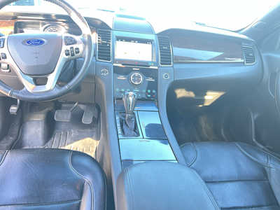 2018 Ford Taurus, $19750. Photo 9