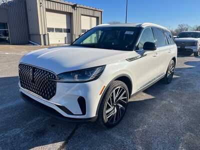 2025 Lincoln Aviator, $62995. Photo 2