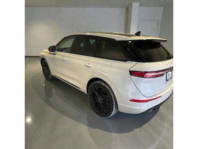 2024 Lincoln Corsair, $35495. Photo 2