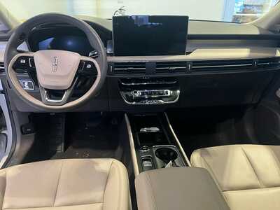 2024 Lincoln Corsair, $35495. Photo 7