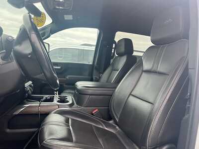 2023 Chevrolet 3500 Crew Cab, $67000. Photo 5