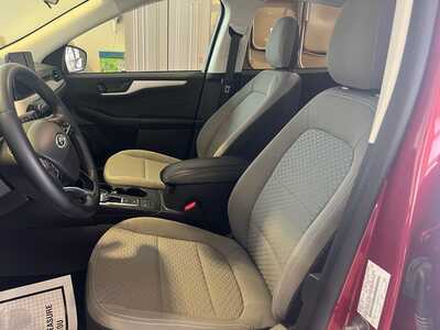 2022 Ford Escape, $20995. Photo 4