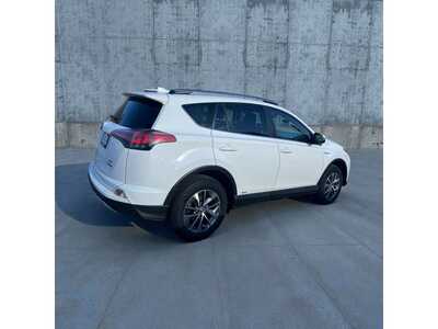 2017 Toyota RAV4, $15000. Photo 3
