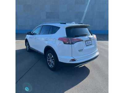 2017 Toyota RAV4, $15000. Photo 4