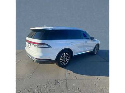 2020 Lincoln Aviator, $27695. Photo 3