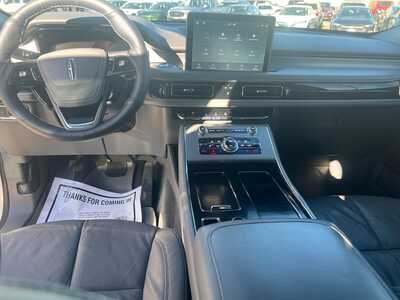 2020 Lincoln Aviator, $27695. Photo 8