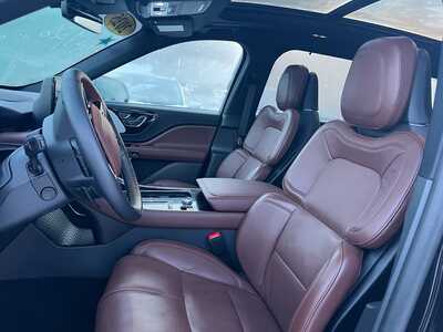 2025 Lincoln Aviator, $61995. Photo 5