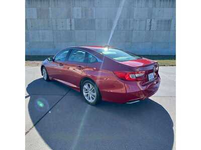 2018 Honda Accord, $21000. Photo 4