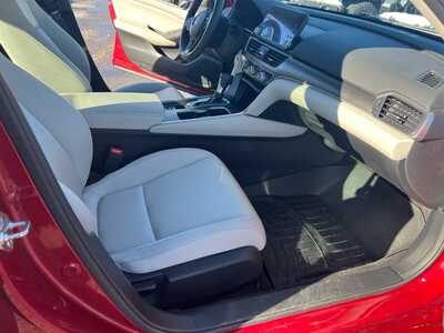 2018 Honda Accord, $21000. Photo 8