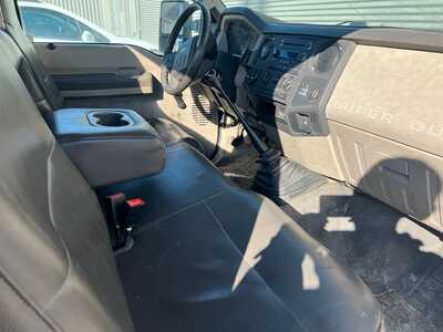2010 Ford F250 Reg Cab, $9000. Photo 3