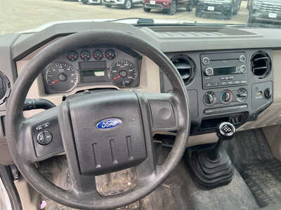 2010 Ford F250 Reg Cab, $7000. Photo 8