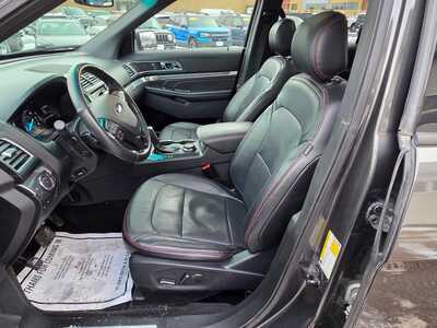 2017 Ford Explorer, $16000. Photo 5
