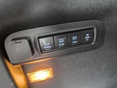 2017 Ford Explorer, $16000. Photo 9