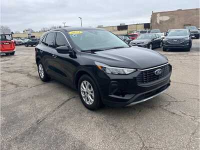 2024 Ford Escape, $20995. Photo 2