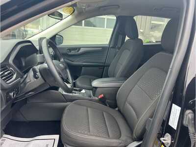 2024 Ford Escape, $20995. Photo 5