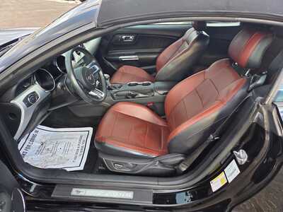 2017 Ford Mustang, $17995. Photo 6