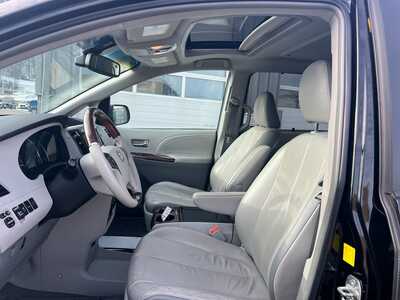 2011 Toyota Sienna, $15995. Photo 5