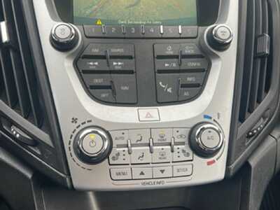 2017 Chevrolet Equinox, $9000. Photo 8