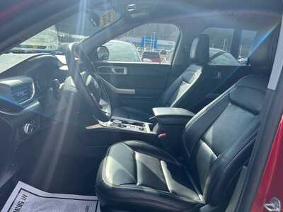 2020 Ford Explorer, $23500. Photo 5