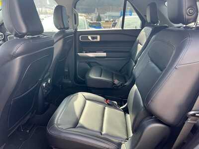2020 Ford Explorer, $23500. Photo 6