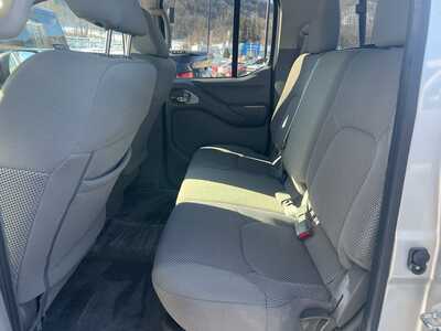 2018 Nissan Frontier, $19000. Photo 6