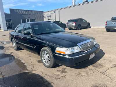 2005 Mercury Grand Marquis, $5998. Photo 2