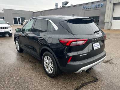 2024 Ford Escape, $20995. Photo 4