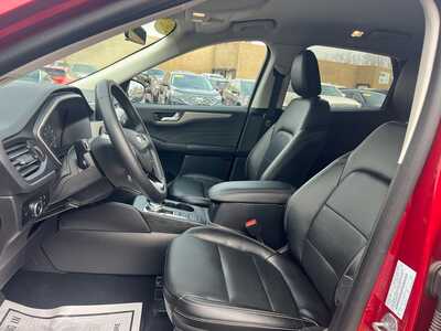 2022 Ford Escape, $22000. Photo 5