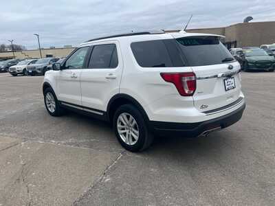 2018 Ford Explorer, $17000. Photo 4