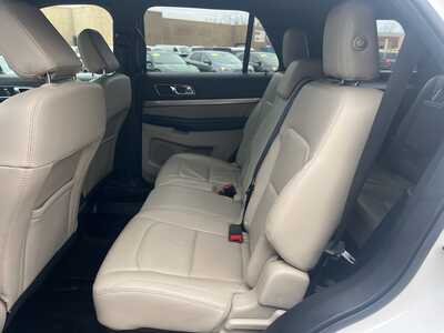 2018 Ford Explorer, $17000. Photo 6