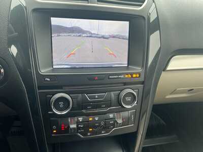 2018 Ford Explorer, $17000. Photo 9