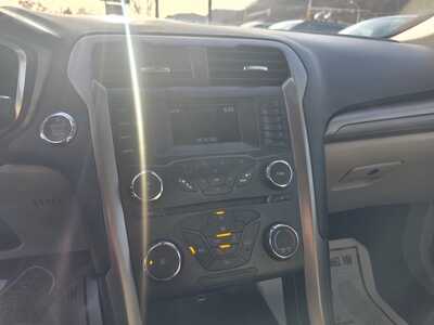 2017 Ford Fusion, $7000. Photo 9