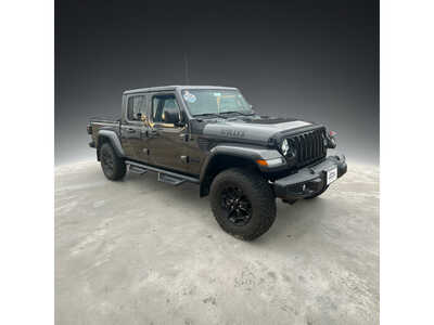 2022 Jeep Gladiator, $32000. Photo 2