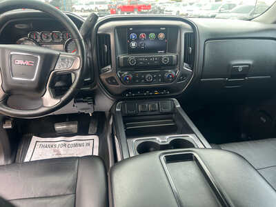 2014 GMC 1500 Crew Cab, $17500. Photo 9