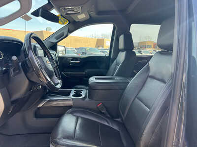 2020 Chevrolet 1500 Crew Cab, $23995. Photo 8