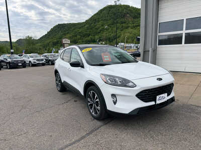 2022 Ford Escape, $25500. Photo 3