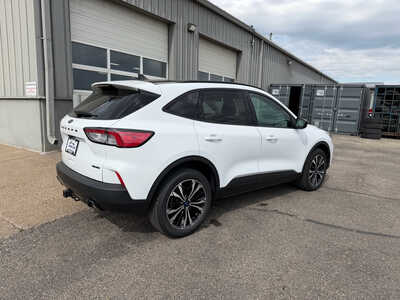 2022 Ford Escape, $25500. Photo 4