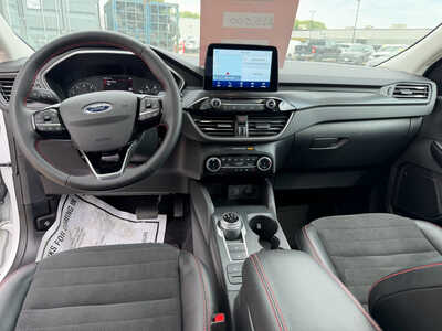 2022 Ford Escape, $25500. Photo 9