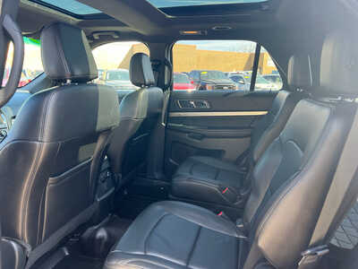 2018 Ford Explorer, $16000. Photo 10