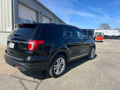 2018 Ford Explorer, $16000. Photo 5