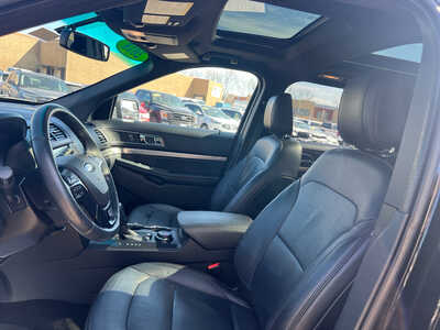 2018 Ford Explorer, $16000. Photo 9
