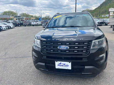2016 Ford Explorer, $15998. Photo 2
